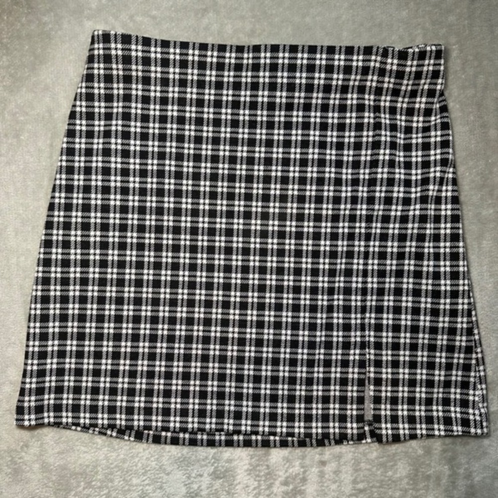 H&M Plaid Mini Skirt Women Size M Black White Side Slit Preppy Academia Stretch‎